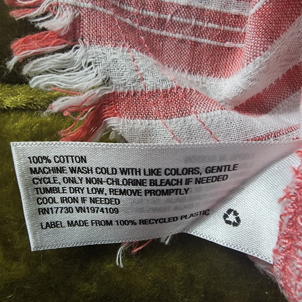 Universal Thread - Picture 9 of 9